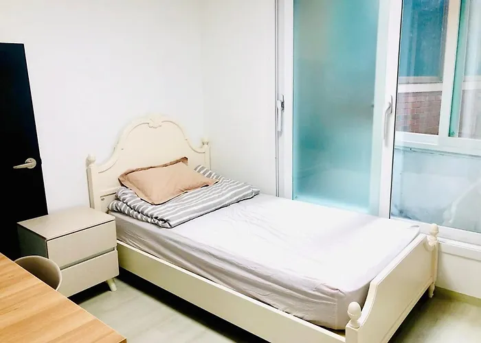 3-room House, Location Seoul, Peaceful And Serene Space 빌라